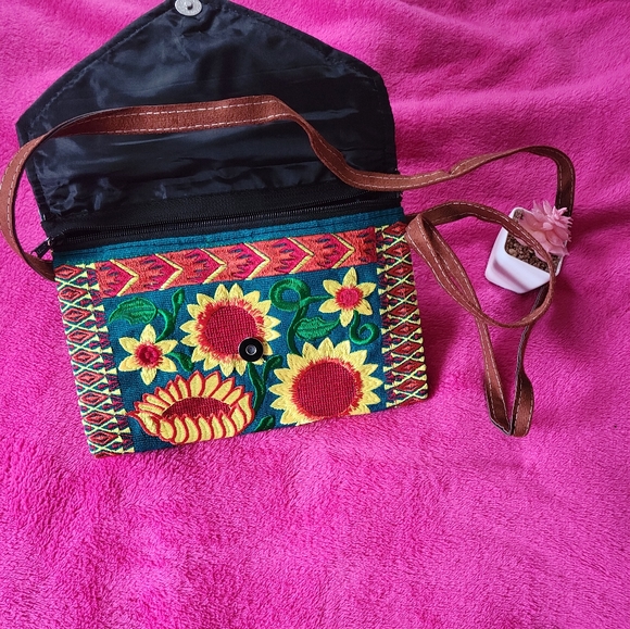 New Mexican embroidered purse from Chiapas Mexico - Picture 3 of 7